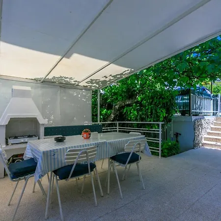 Apartment Dobrincic Selce